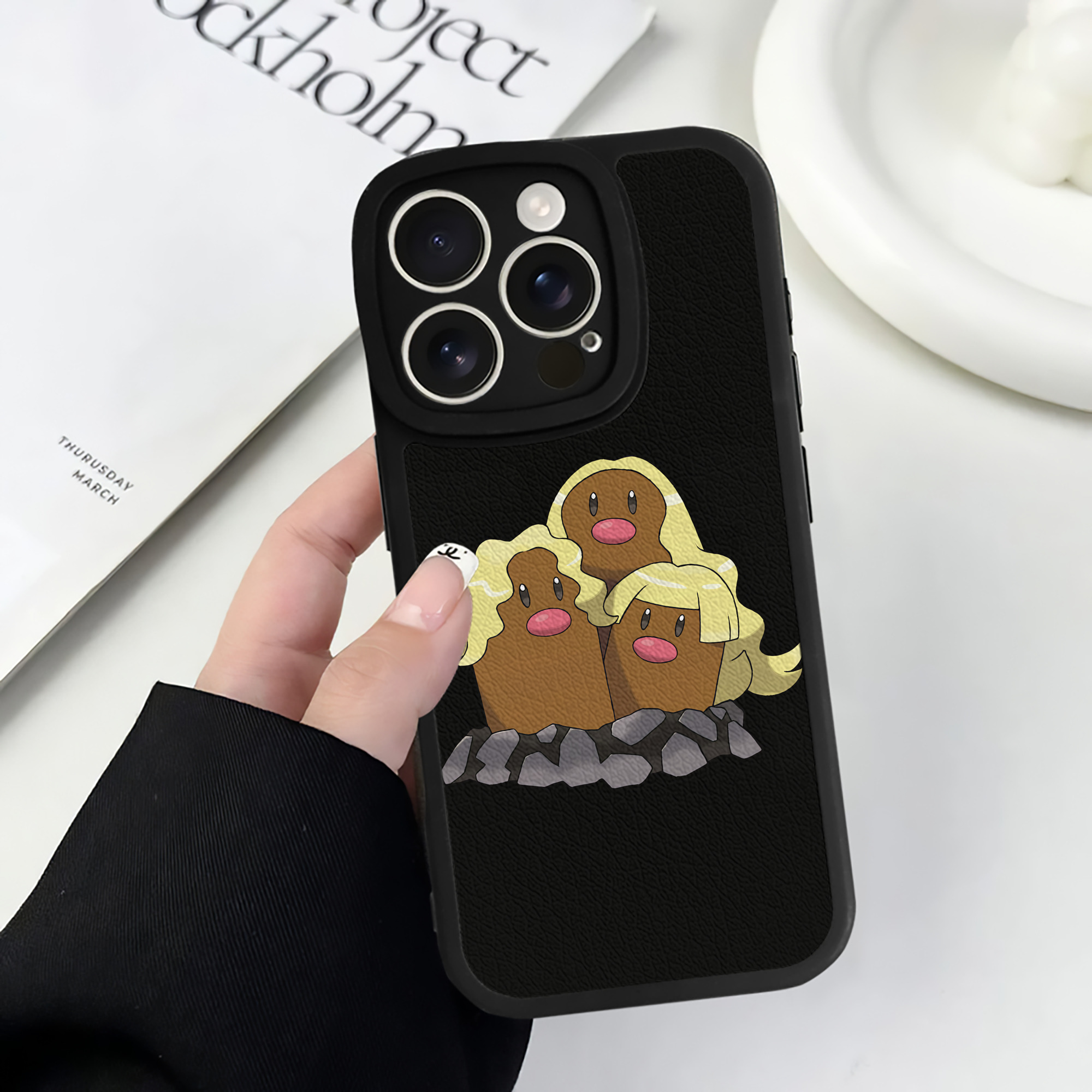 （画像用） ポケットモンスター Pokémon 【iPhone 16シリーズ対応】シリコンスマホケース（レザー調） 材質：シリコン